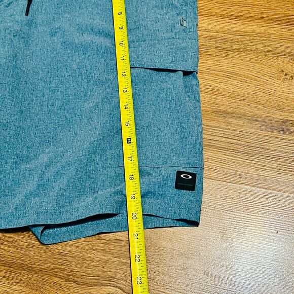 Oakley Hybrid Drawstring Mens 40" Golf Shorts 10" Inseam Cargo Flat Front - Picture 7 of 7